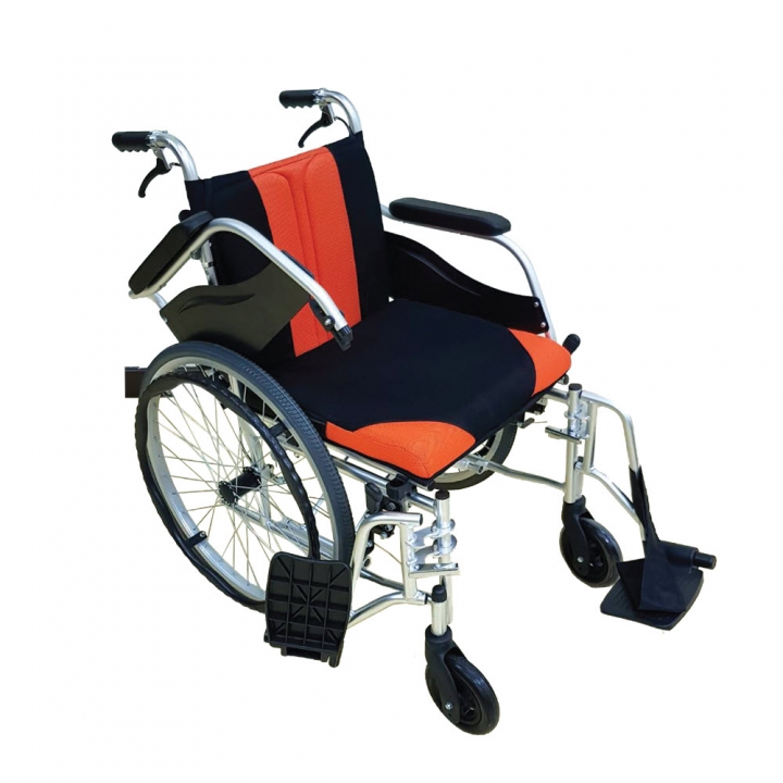 รถเข็นผู้ป่วยอลูมิเนียมอัลลอยด์ ล้อใหญ่ มีเบรคมือ พับหลังได้ พนักแขนเปิดได้ เบาะเสริมบุโฟม ถอดทำความสะอาดได้ รุ่น 2600 (เก็บเงินปลายทางได้)