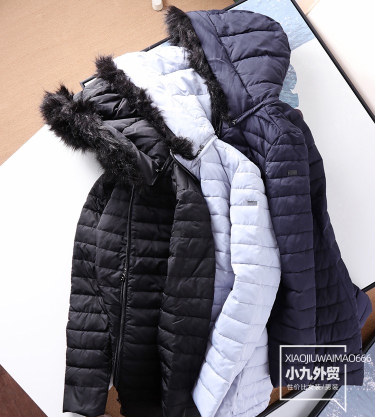 ARMANI เสื้อกันหนาว เสื้อฮู้ดเฟอร์ บุนวมอุ่น แบรนด์ ARMANI(ฮู้ดถอดได้ค่ะ) ดำ