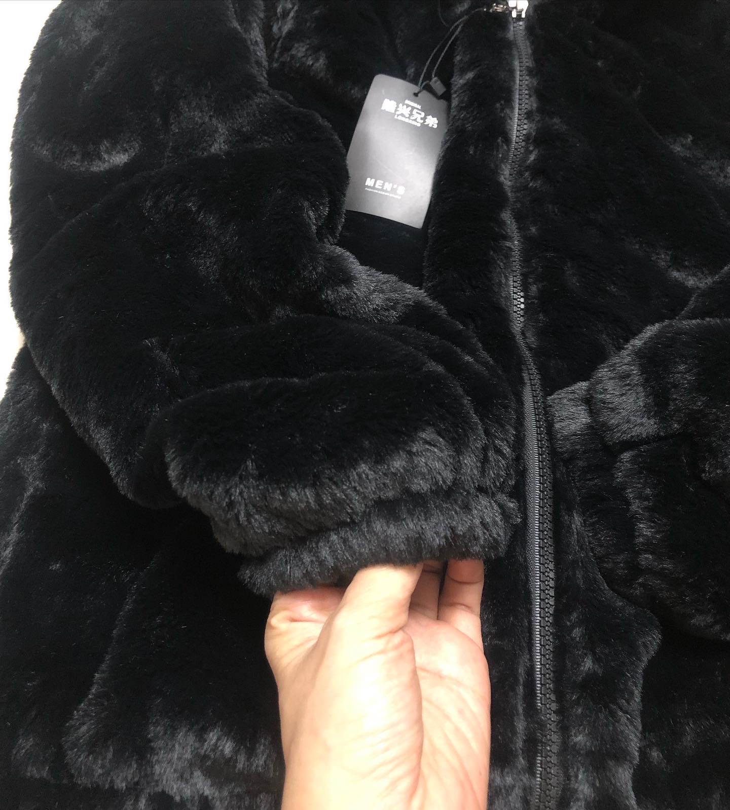 Forever21 เสื้อเฟอร์กันหนาว หมวกฮู้ด เสื้อขน สีดำ (FLUFFY COAT) 兄弟 ขาว