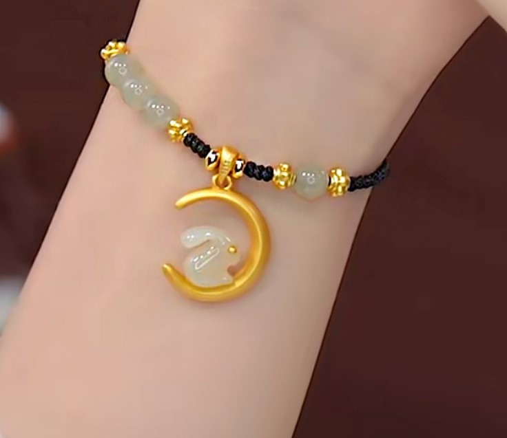 สร้อยข้อมือผู้หญิง สร้อยข้อมือ หินธรรมชาติ หินหยก ห้อยจี้ กระต่าย บนพระจันทร์ แบบสวย ดีไซน์น่ารัก 981496