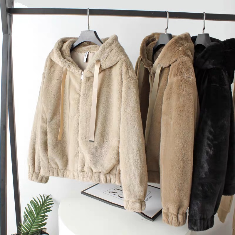 Page one เสื้อเฟอร์กันหนาว หมวกฮู้ด เสื้อขน Fluffy coat แบรนด์ page One ดำ