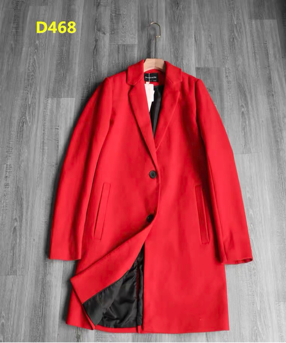 เสื้อโค้ท เสื้อโค้ทกันหนาว โค้ทสักหลาดสีแดง แบรนด์ STRADIVARIUS สำเนา