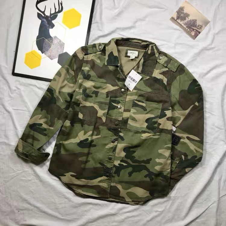 Forever21 เสื้อทหาร เสื้อคลุม สีลายพรางทหาร เสื้อนอก งานสวย เท่ห์มากคะ Forever21 ลายพราง