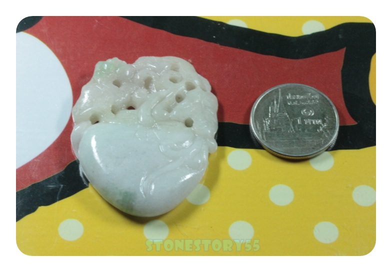 จี้หยกรูปลูกท้อ