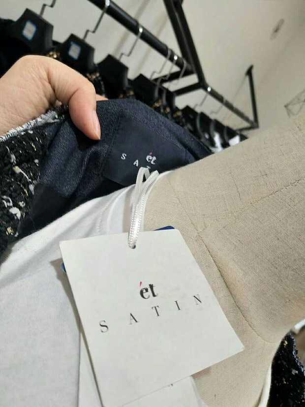 เสื้อนอก เสื้อคลุม ตัวยาว เนื้อผ้าทอ ชาแนล สีดำ เทา แบรนด์เนม ET. SATIN เกาหลี แท้100%งานสวย ใส่แล้วขึ้นทรง ผอม มากมายคะsize S/M/L