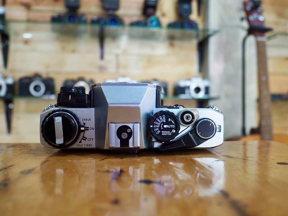 OLYMPUS OM10