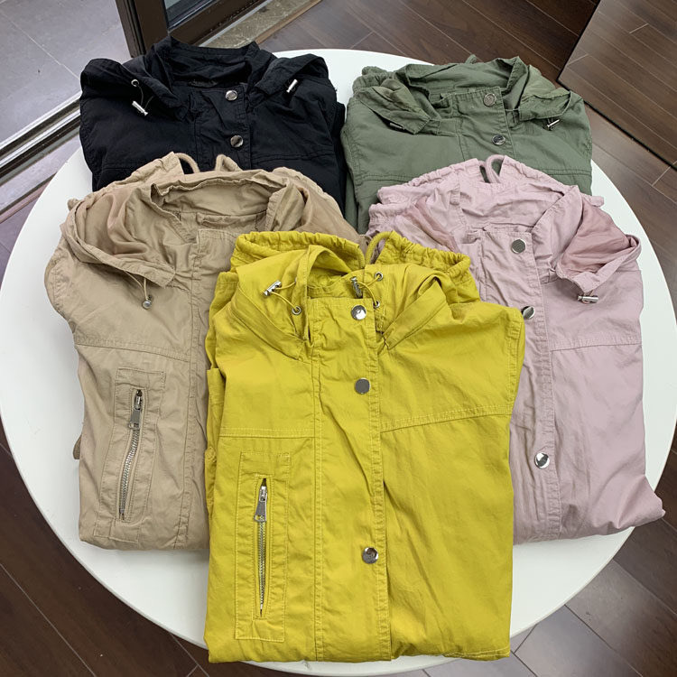 เสื้อฮู้ด เสื้อแจ็คเก็ตหมวกฮู้ด สีกากี /ดำแพทเทินสวย เท่ห์ มาก แบรนด์Who.Au คะ สำเนา สำเนา สำเนา สำเนา สำเนา สำเนา สำเนา สำเนา กากี/ดำ