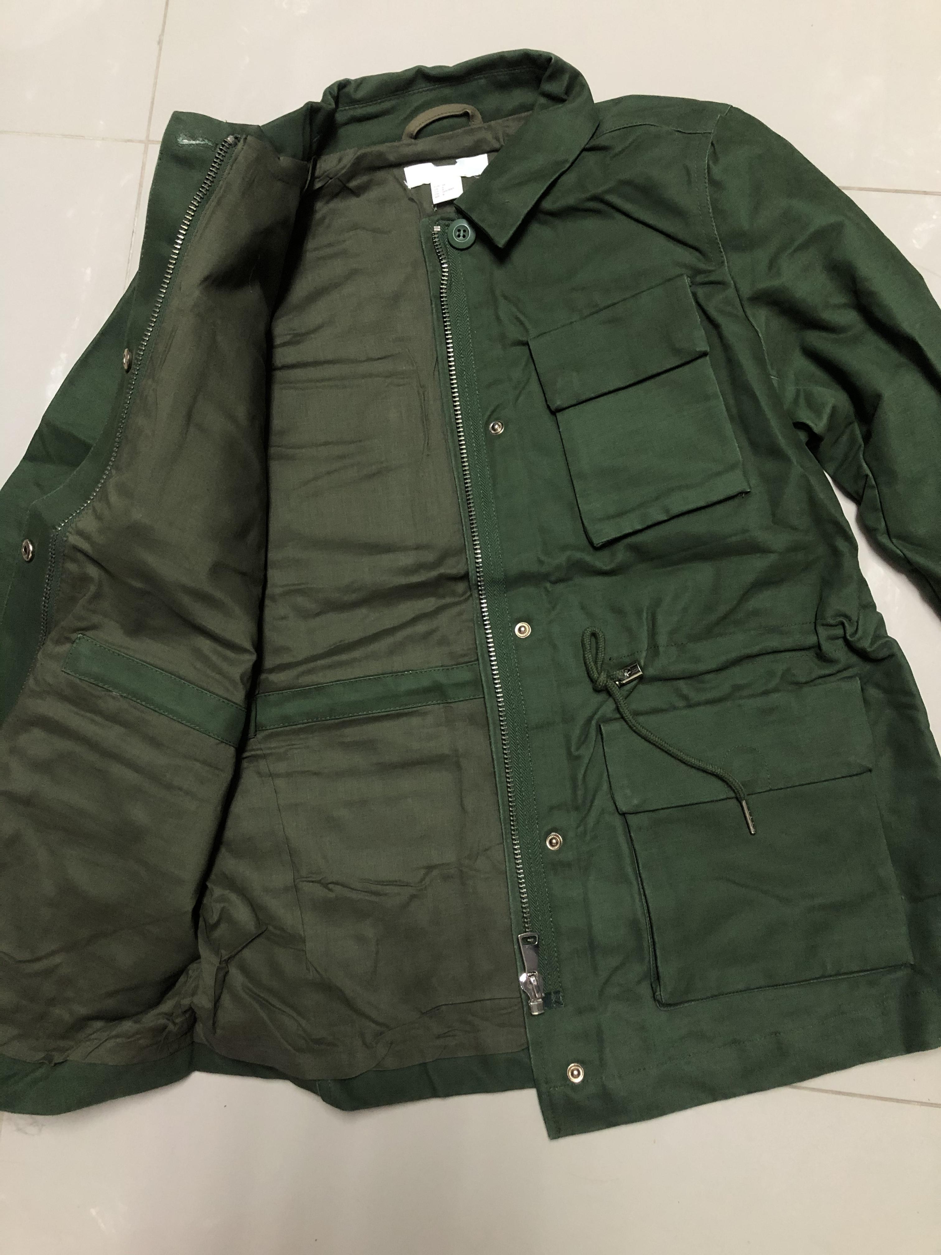 H&m เสื้อนอกเขียวทหาร เสื้อแจ็คเก็ต เสื้อฮู้ด แนวทหาร แพทเทินสวย เท่ห์ มาก คะ งาน H&M ตัดป้าย เขียว