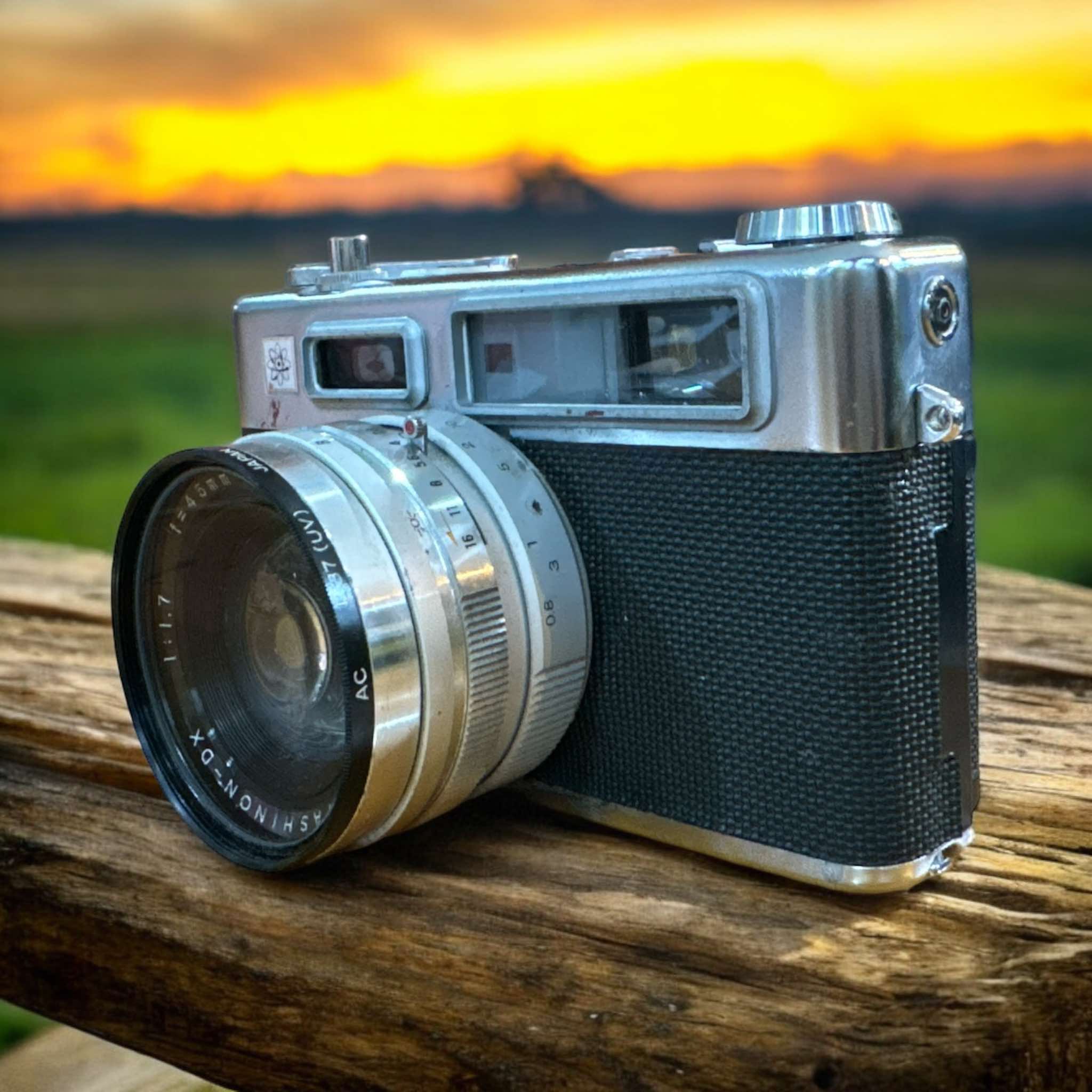 YASHICA ELECTRO 35 YASHINON-DX 45MM. F1.7