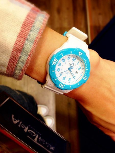 CASIO นาฬิกาคาสิโอ นาฬิกาข้อมือ นาฬิกากันน้ำ นาฬิกาของแท้ ประกันศูนย์ CMG 1 ปี รุ่น LRW-200H-2B นาฬิกาสีฟ้า