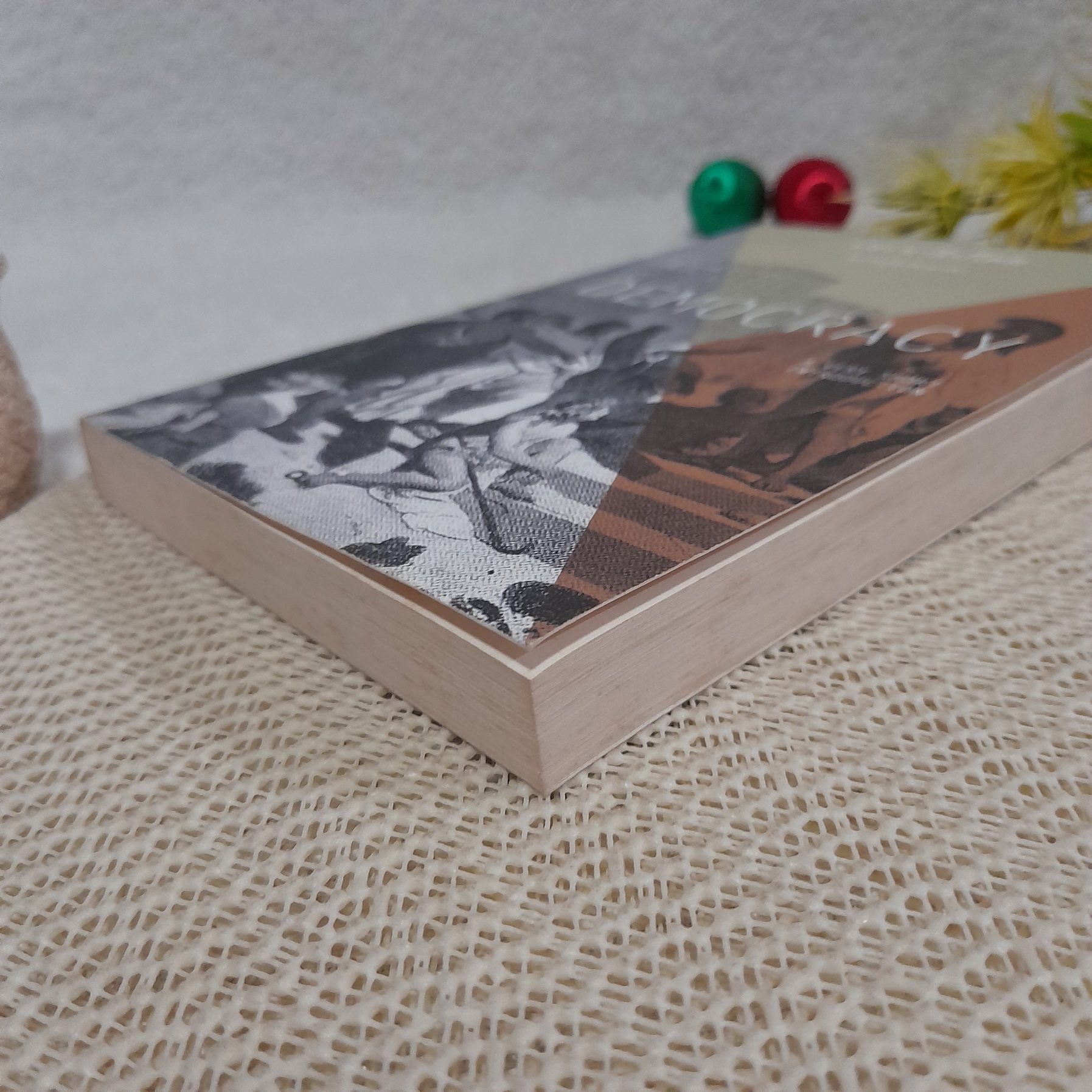 ประชาธิปไตย ความรู้ฉบับพกพา DEMOCRACY / BERNARD CRICK