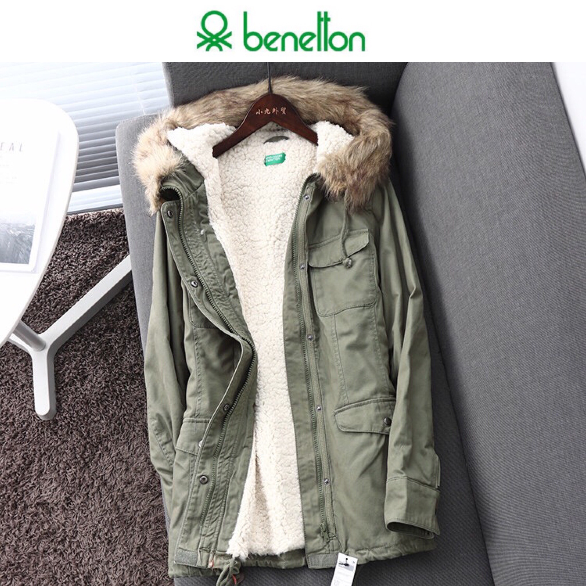 Benetton เสื้อกันหนาว parka ปาร์ก้า โค้ทกันหนาว เสื้อฮูทเฟอร์ สีเขียว แบรนด์เนม BENETTON แต่งขนเฟอร์ ซับขนอุ่นด้านใน(เฟอร์ถอดได้คะ) เขียว