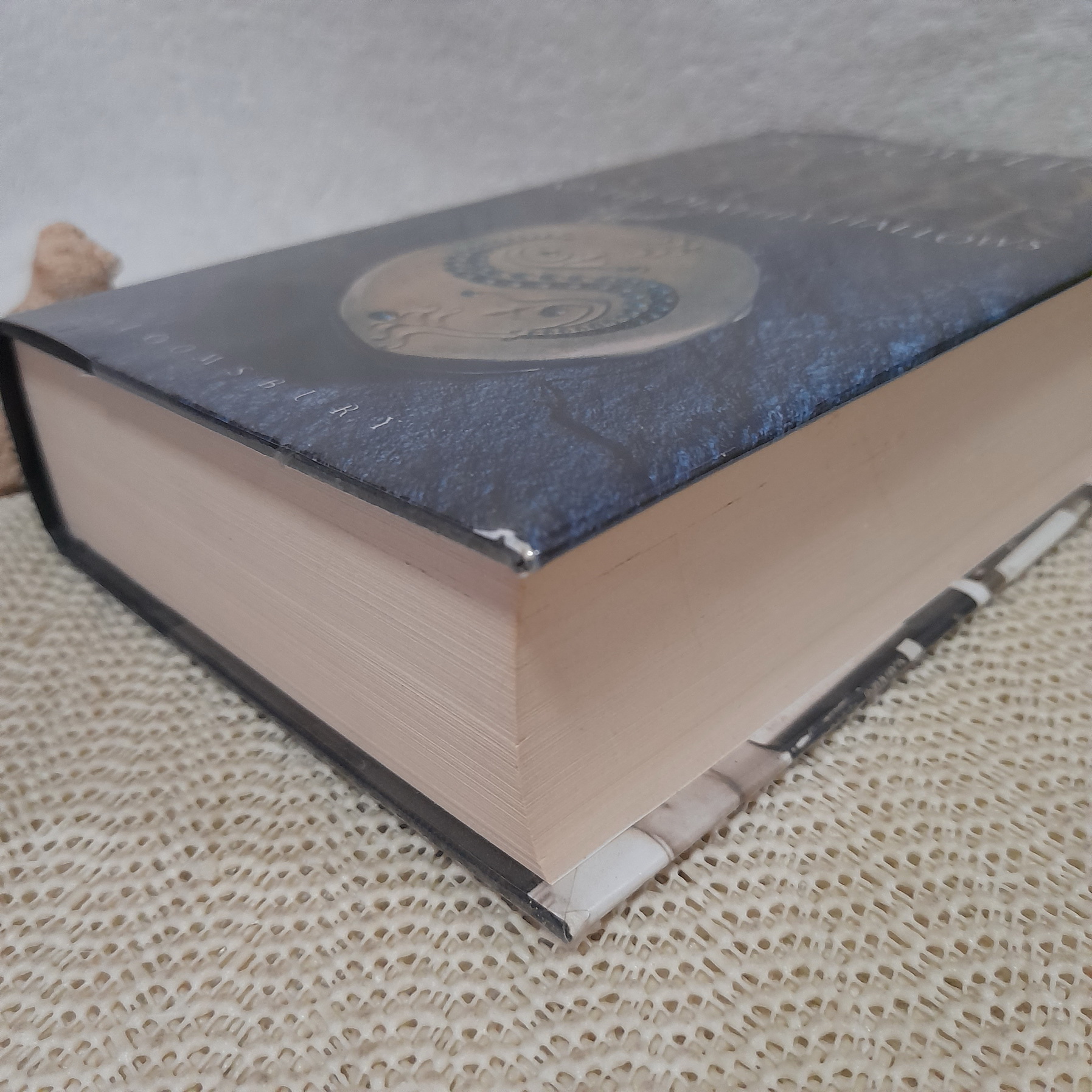 HARRY POTTER AND THE DEATHLY HALLOWS / J.K. ROWLING