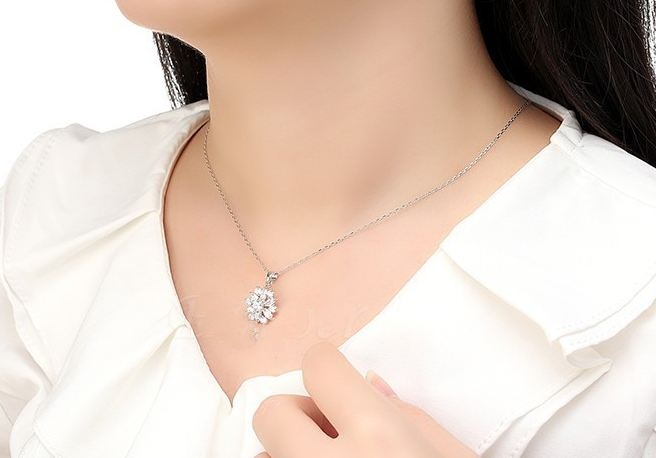สร้อยคอผู้หญิง สร้อยคอ ฝังเพชร CZ AAA ลายดอกไม้ ใส่ออกงาน สีเงิน แพลตตินั่ม เพชรเป็นประกาย สวยหรู ของขวัญให้แฟน สวยมากค่ะ 610830_1
