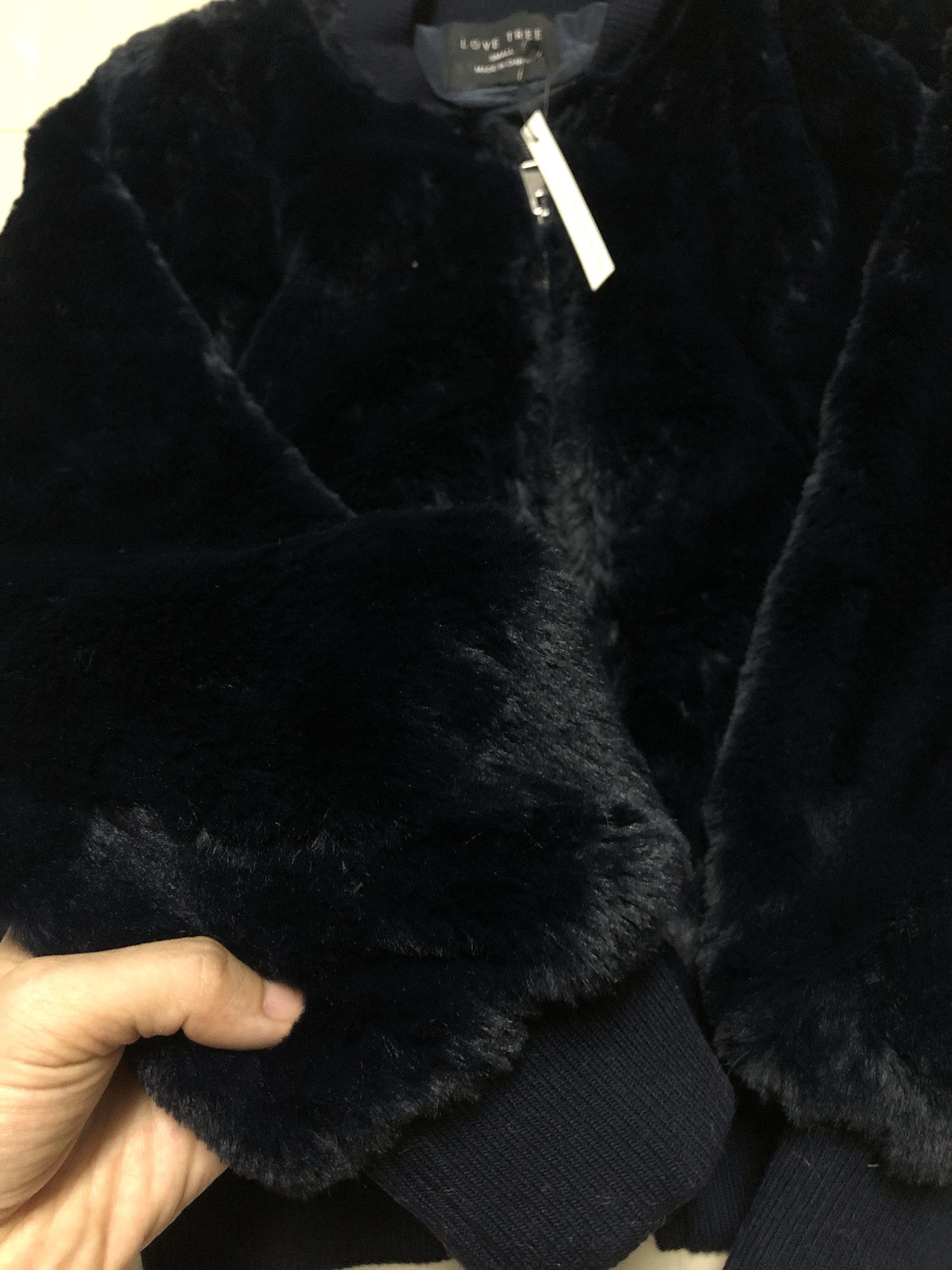 เสื้อเฟอร์กันหนาว หมวกฮู้ด เสื้อขน (FLUFFY COAT) แบรนด์ LOVE TREE