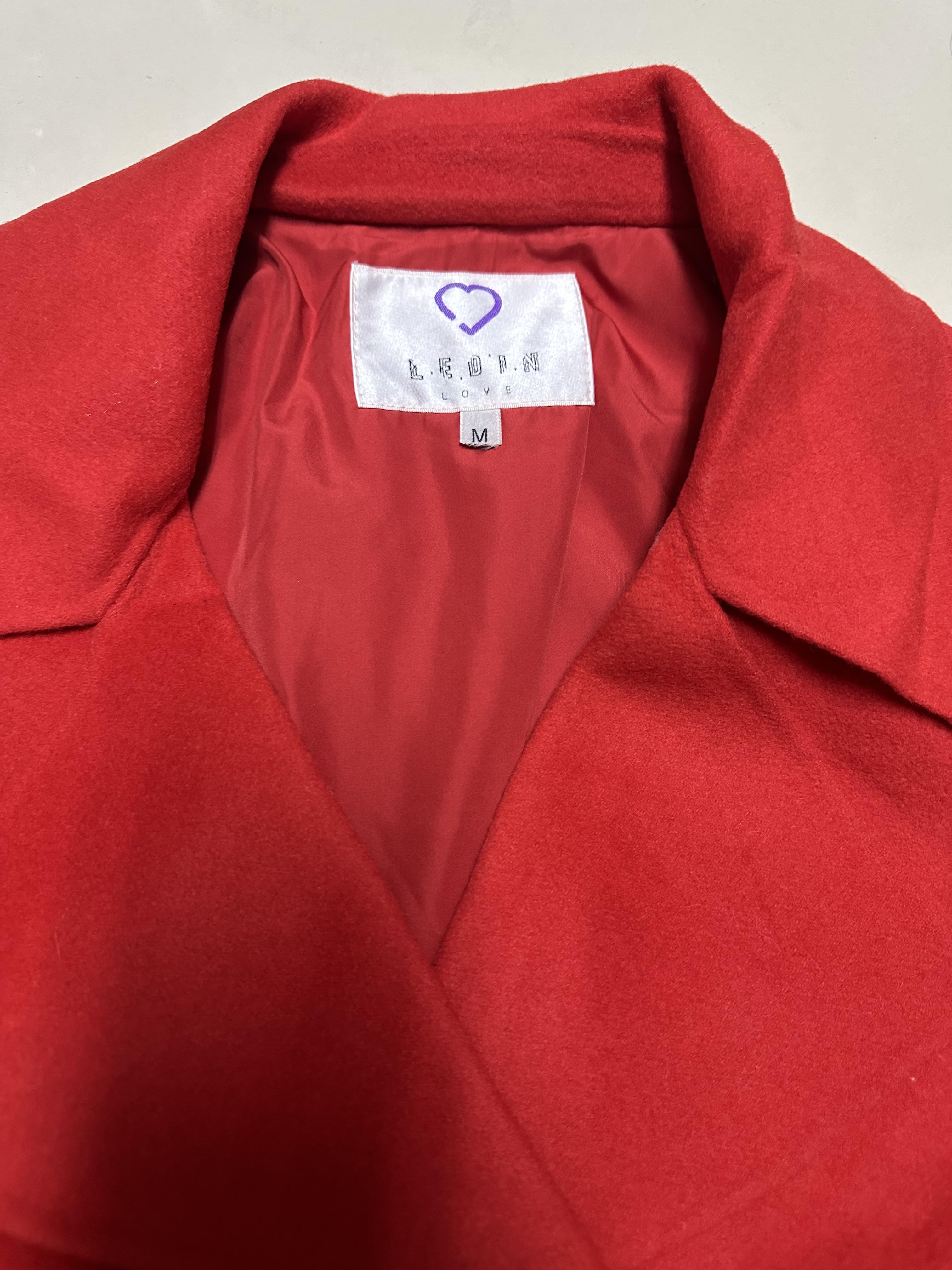 LEDIN LOVE เสื้อโค้ท เสื้อกันหนาว เนื้อผ้าสักหลาดวูล สีแดง แบรนด์ LEDIN LOVE