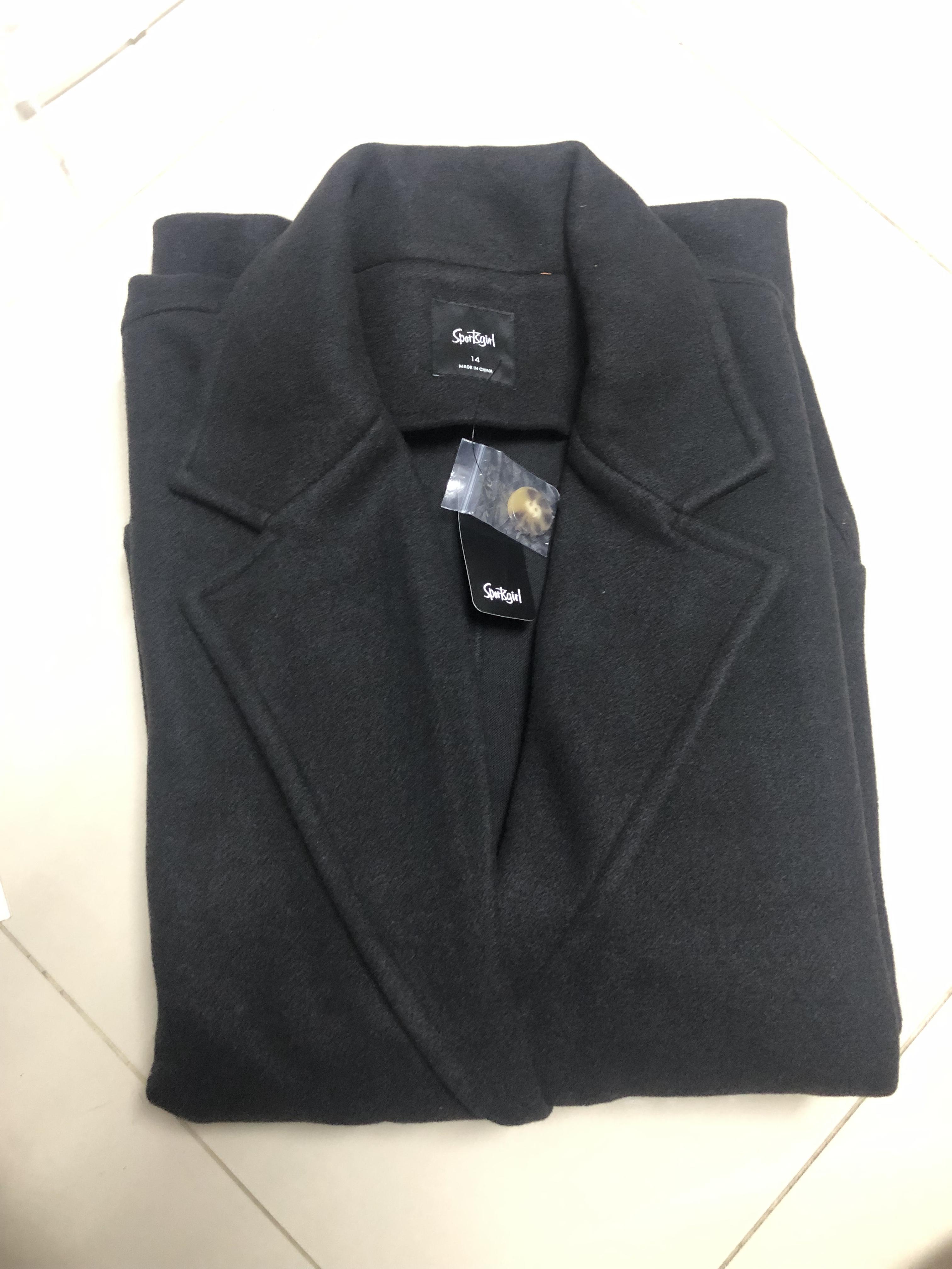 เสื้อโค้ดกันหนาว เสื้อกันหนาว overcoat โค้ทวูล สักหลาด ผสมวูล สีดำ แต่งคอปก กระดุมสองแถว แบรนด์ATCHING สำเนา สำเนา สำเนา สำเนา สำเนา ดำ
