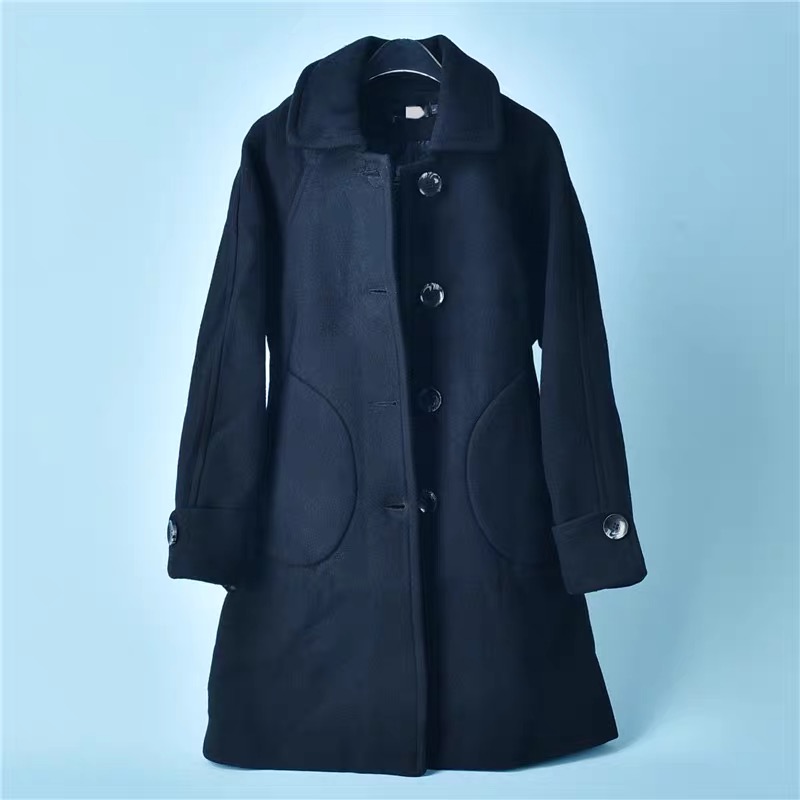 เสื้อโค้ดกันหนาว เสื้อกันหนาว overcoat โค้ทวูล สักหลาด ผสมวูล สีดำ แต่งคอปก กระดุมสองแถว แบรนด์ATCHING สำเนา สำเนา สำเนา ดำ