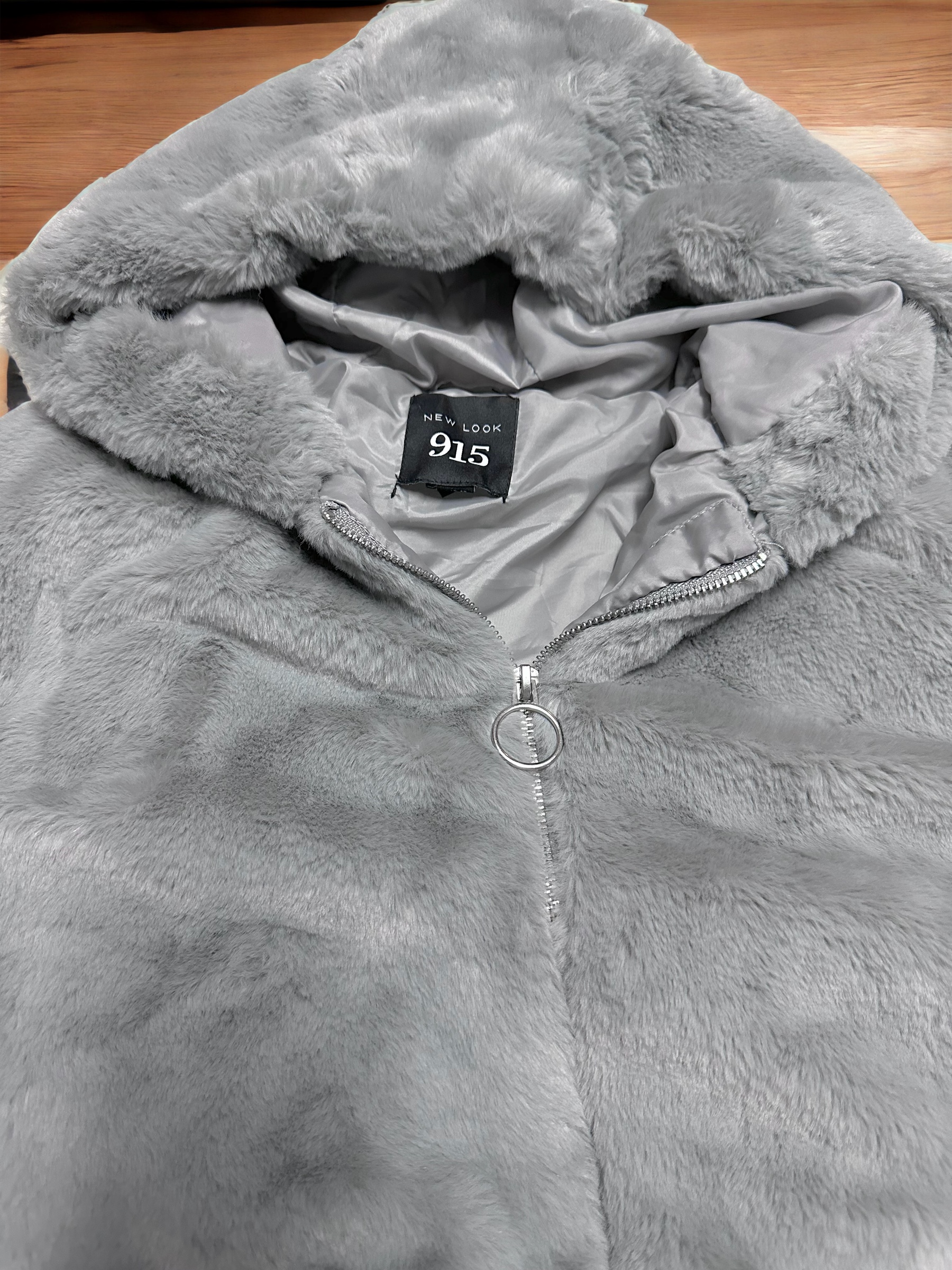 915 เสื้อเฟอร์กันหนาว หมวกฮู้ด เสื้อขน Fluffy coat แบรนด์ New look 915สำเนา เทา