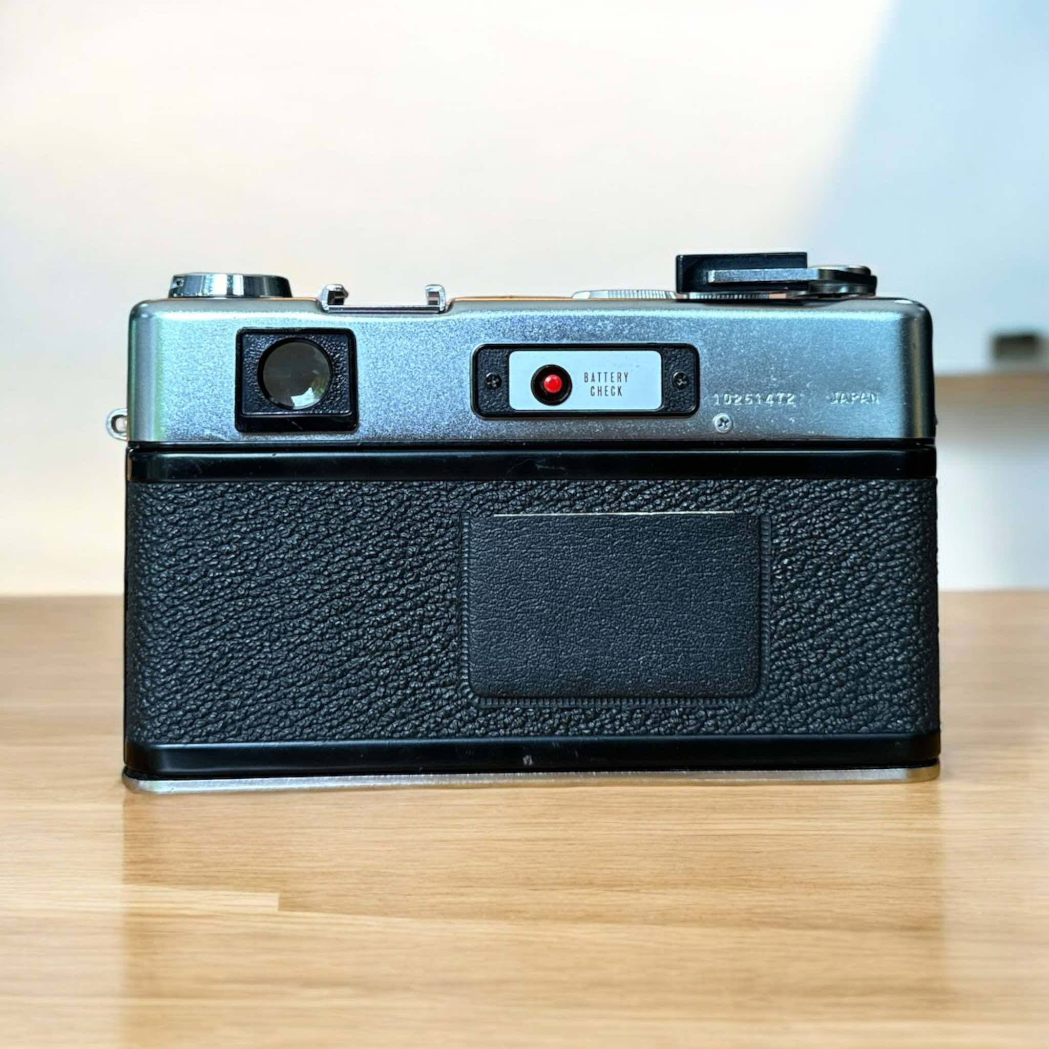 YASHICA ELECTRO 35 GS YASHICA COLOR YASHINON DX 45MM.F1.7