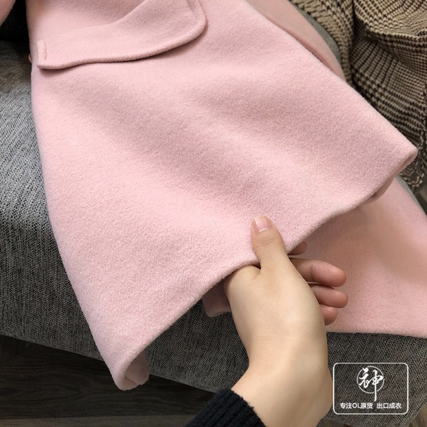 7.modifier โค้ท เสื้อกันหนาว คอปก สีชมพูพาสเทล แบรนด์ 7.Modifier (เลาะป้ายยี่ห้อ)ขนเนียนนุ่ม งานพรีเมี่ยมเกรดคะ•ขนเฟอร์ ถอดใส่ได้คะ•ขนเฟอร์ถอดใส่ได้คะ สำเนา สำเนา สำเนา ชมพูพาสเทล