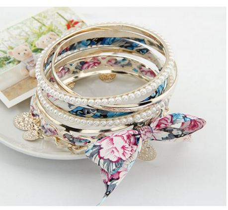กำไลข้อมือ แฟชั่น กำไล ข้อมือผู้หญิง แบบ Multi Layer หลายชิ้น ตกแต่ง ไข่มุก ผ้า และ จี้ สวย ๆ มีหลายสี นะคะ 790566