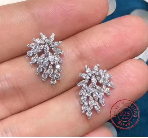 ต่างหูเพชร ใบไม้หรือพวงดอกไม้เล็กๆ ต่างหูเงินฝังเพชร สไตล์ ธรรมชาติ แบบสวย ใส่ออกงาน อย่างเป็นธรรมชาติ 739739