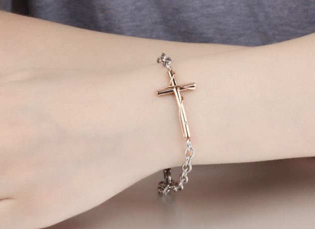 สร้อยข้อมือ ผู้หญิง ผู้ชาย สร้อยข้อมือ สแตนเลส แท้ ดีไซน์ ไม้กางเขน ใส่เดี่ยว หรือ ใส่คู่ ก็สวย เท่ 214405