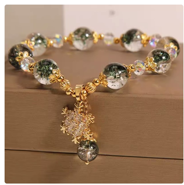 สร้อยข้อมือทอง ร้อย คริสตรัลใส ใน ธีมหิมะ ตกแต่งด้วย จี้เพชร เกร็ดหิมะ แบบน่ารัก ๆ สไตล์ เจ้าหญิง 763393