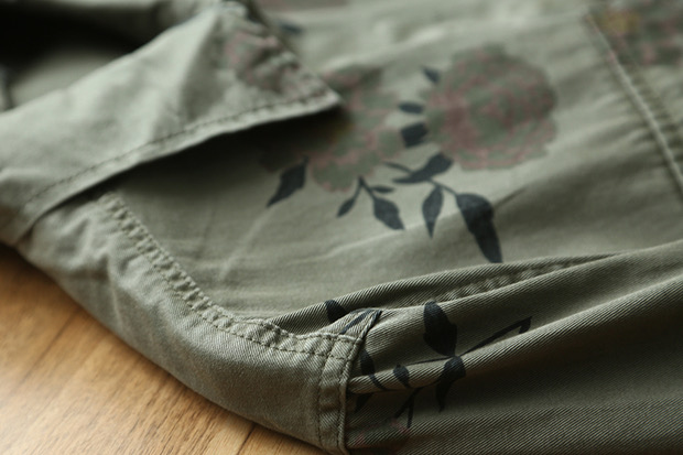 H&m เสื้อทหาร เสื้อเขียวทหาร ลายดอก เสื้อนอกแนวทหาร H&M (ตัดป้าย) แพทเทินสวย เท่ห์มาก คะ Size M สำเนา สำเนา เขียว