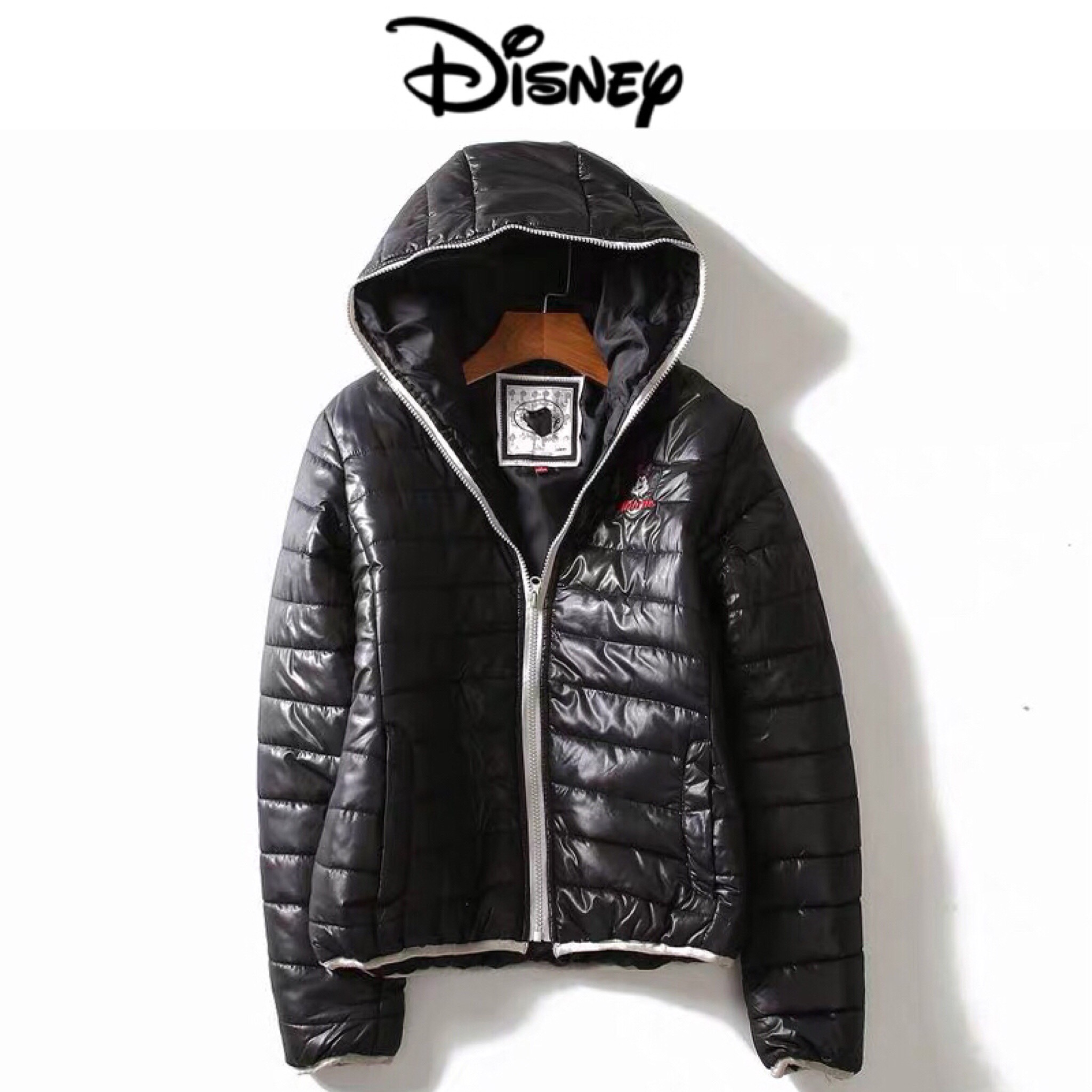 DISNEY เสื้อกันหนาวฮูท สีดำ ปักลายมินนี่ งาน DISNEY แท้ แบบสวย อุ่นมากคะ Size :S/M/L ดำ