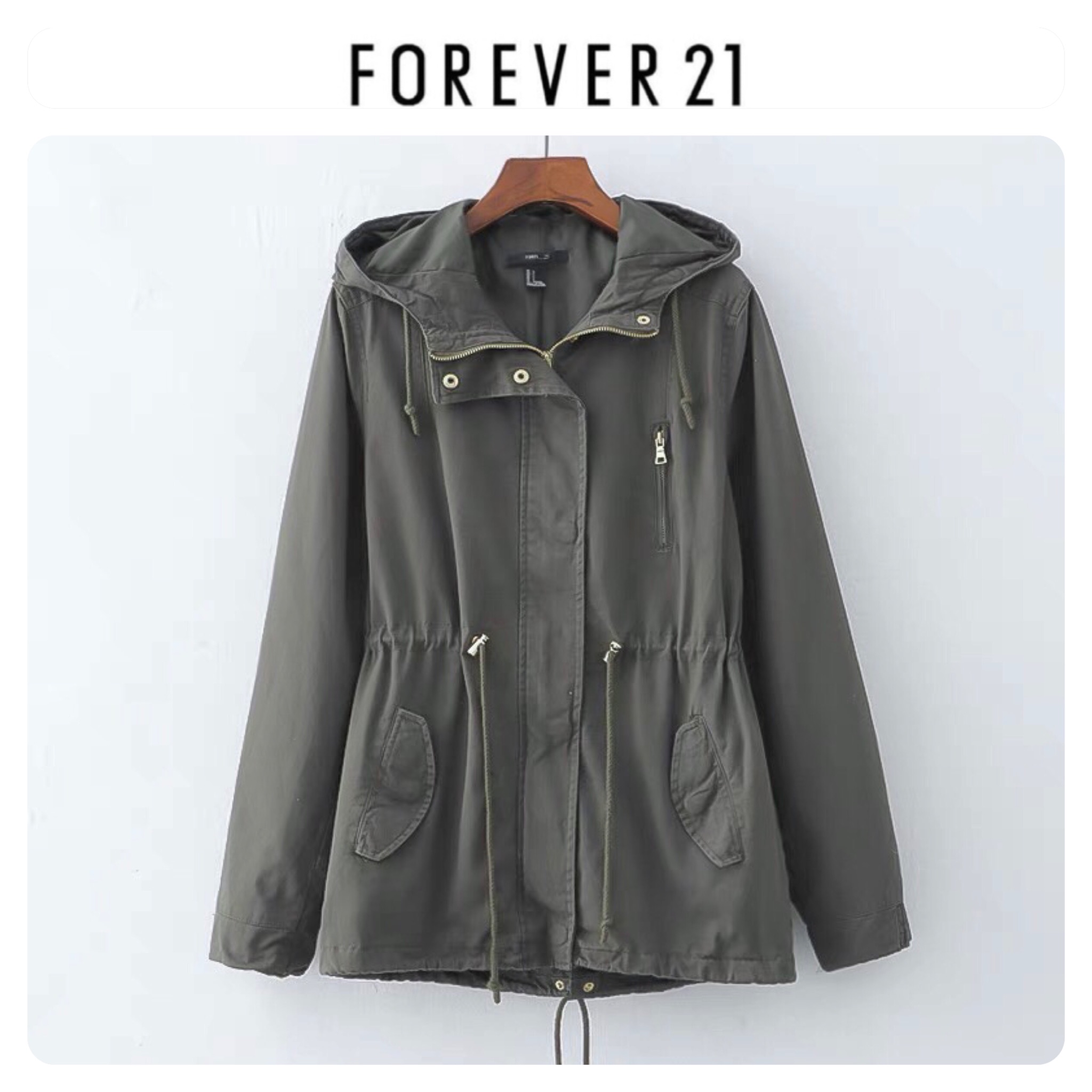 Forever21 เสื้อฮู้ดเขียวทหาร เสื้อแจ็คเก็ต แนวทหาร แพทเทิน สวย เท่ห์ มาก แบรนด์ FOREVER21 เขียว