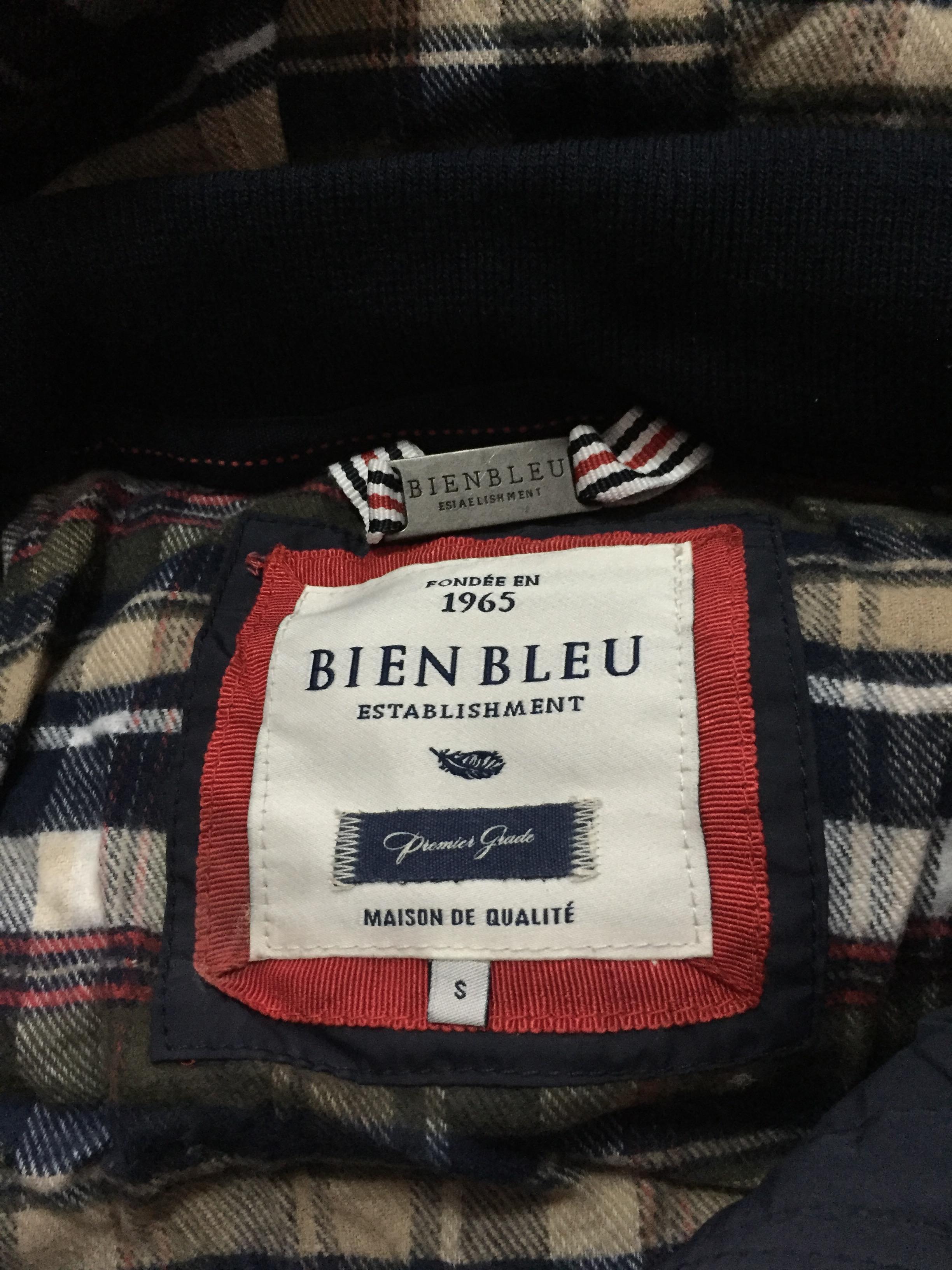เสื้อกันหนาว เสื้อหนาวบุนวม แบรนด์เนม BIEN BLEU สีน้ำเงินกรมท่า ติดหมวกฮูท แต่งกระดุมไม้ Size S/M/L