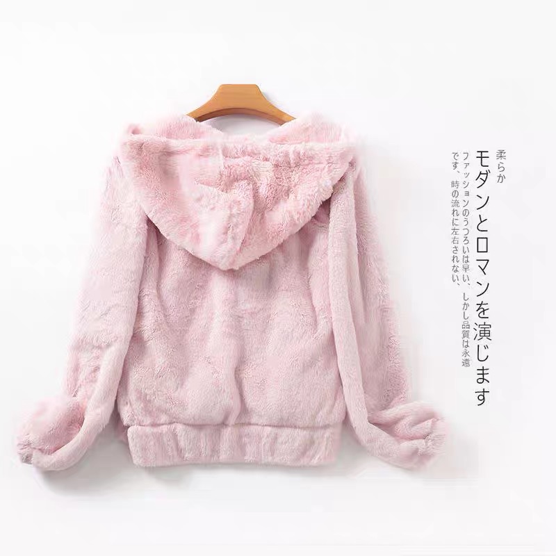 Page one เสื้อเฟอร์กันหนาว หมวกฮู้ด เสื้อขน Fluffy coat สีชมพูอ่อน แบรนด์ love tree ชมพู