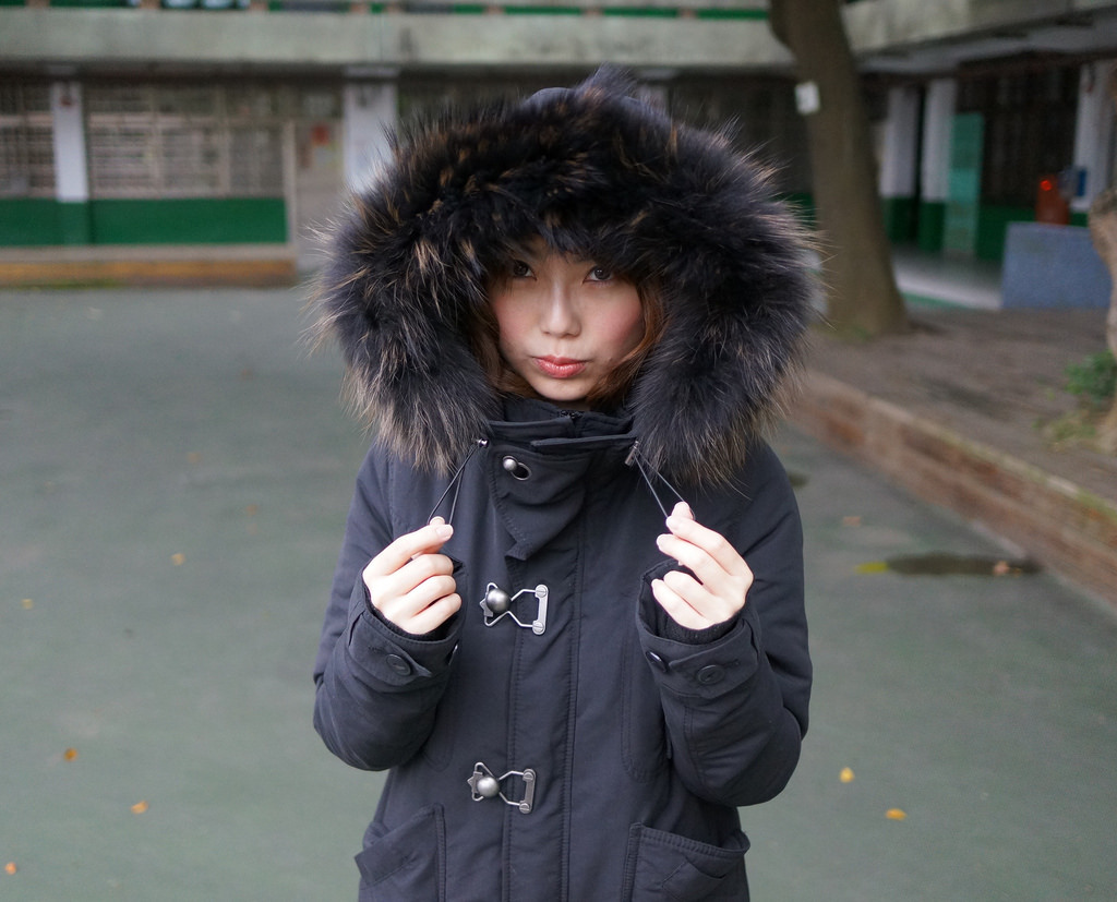 เสื้อกันหนาว โค้ท เสื้อหนาวแต่งหมวกฮูท สีเขียว ซับขนอุ่นด้านใน(ขนอุ่นด้านใน ถอดใส่ได้ทั้งตัวเลยคะ) แบรนด์เนม SLY แท้100% แบรนด์เนมพรีเมี่ยม สวย แนว มากๆคะ Size M/L