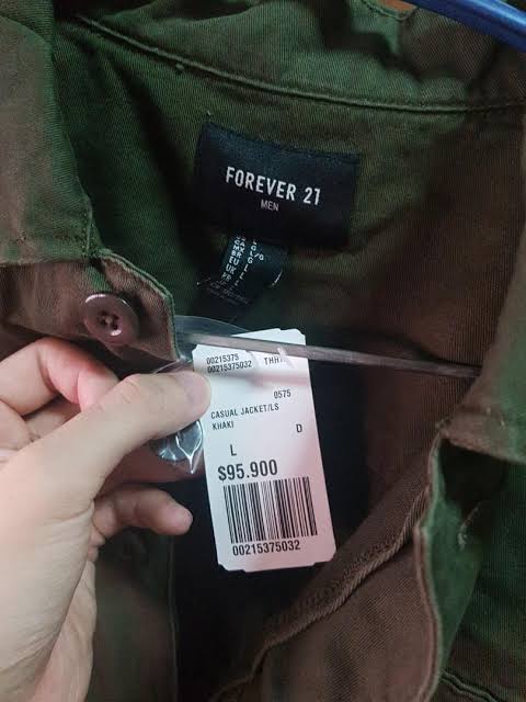 forever21 เสื้อทหาร เสื้อฮู้ดเขียวทหาร เสื้อนอกแนวทหาร FOREVER21 สวย เท่ห์มาก คะ Size M สำเนา สำเนา สำเนา เขียว