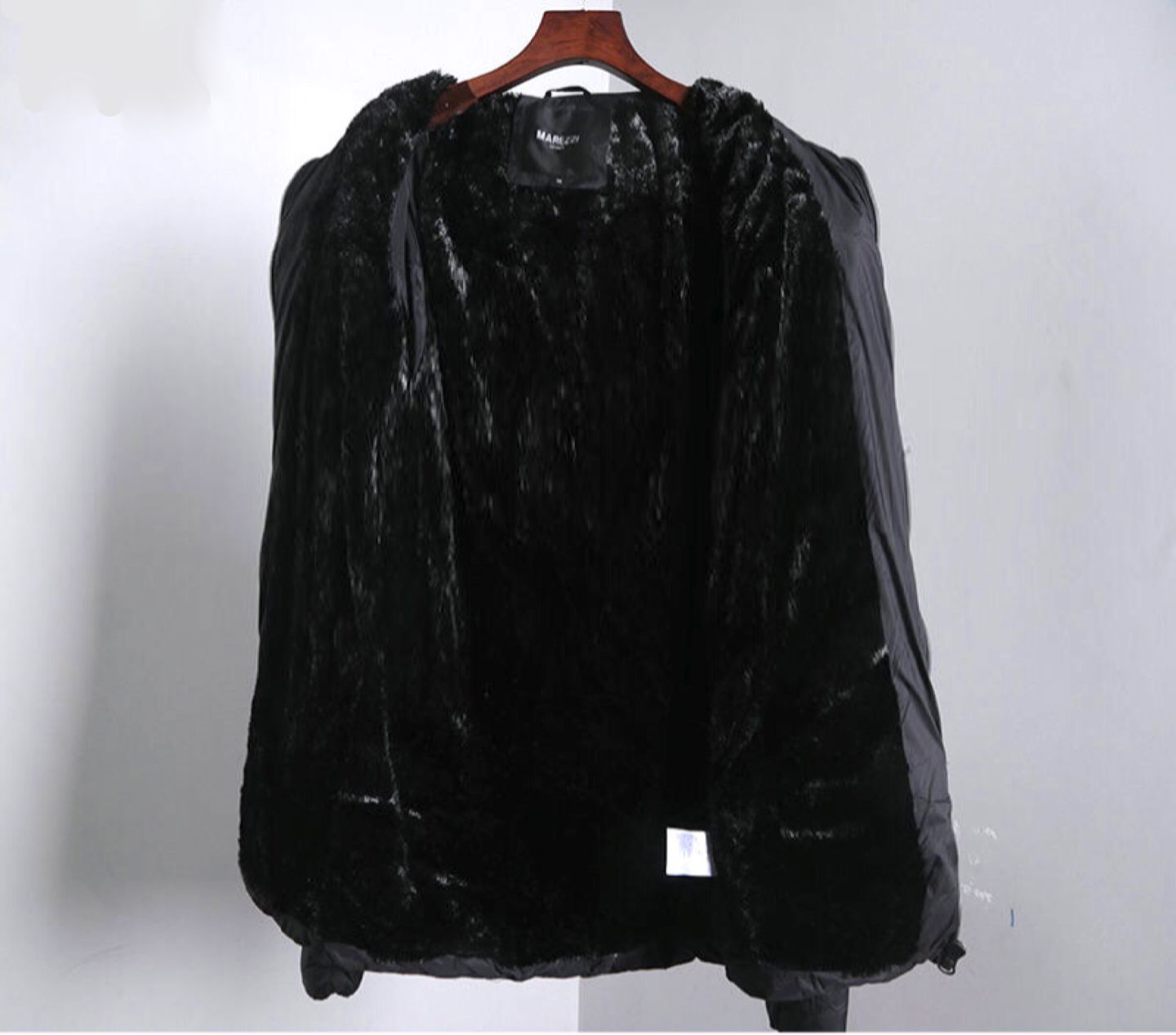 MAREZZI เสื้อกันหนาว เสื้อฮู้ดเฟอร์ บุนวมอุ่น แบรนด์ Marezzi (padded puffer coat) ดำ