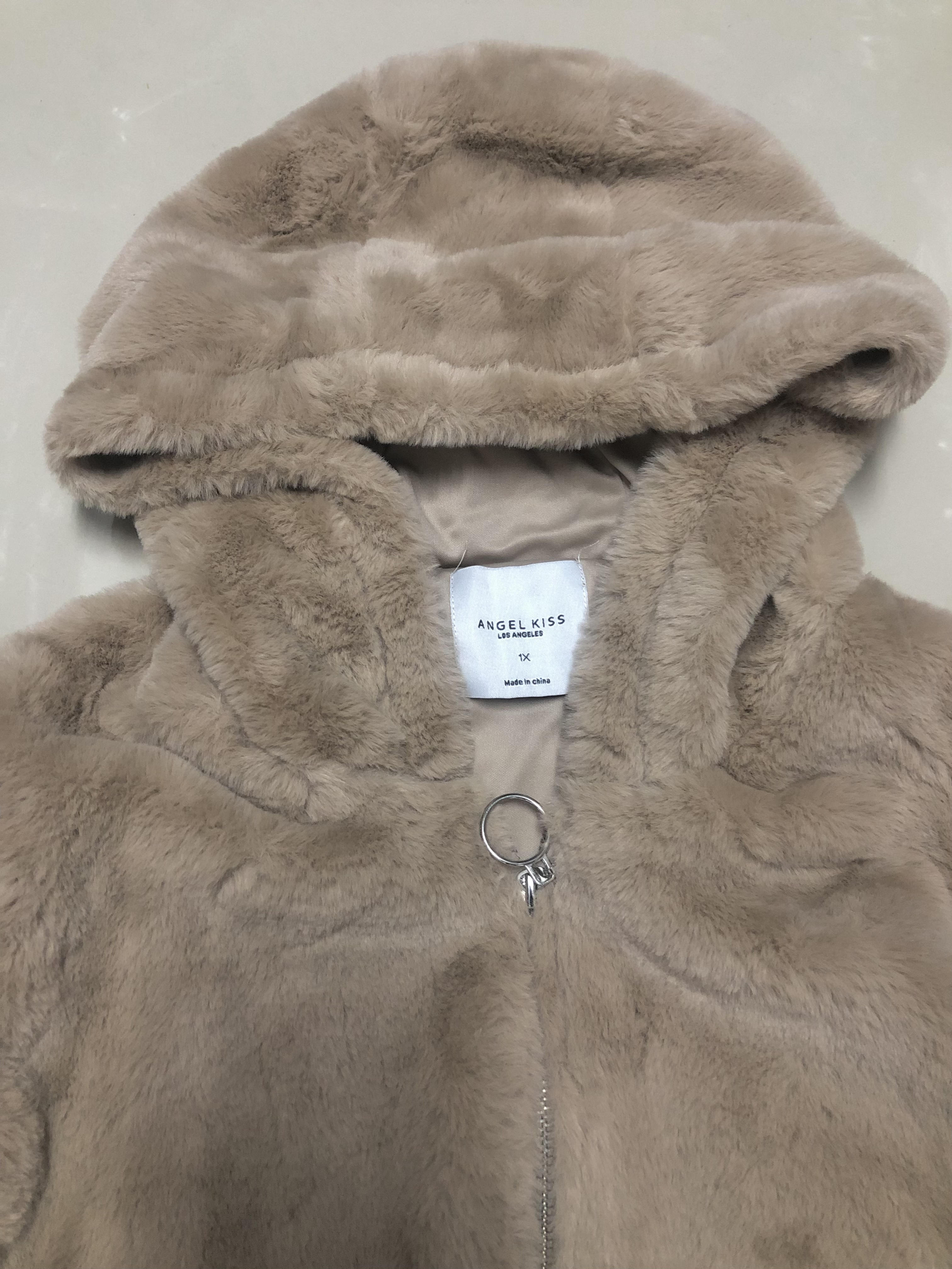 Angel kiss เสื้อเฟอร์กันหนาว หมวกฮู้ด เสื้อขน แบรนด์ ANGEL KISS (FLUFFY COAT) สำเนา น้ำตาลนู้ด