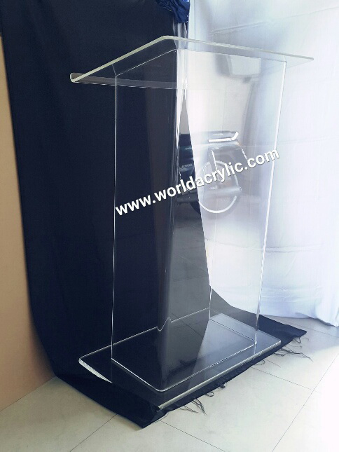 โพเดียมใส