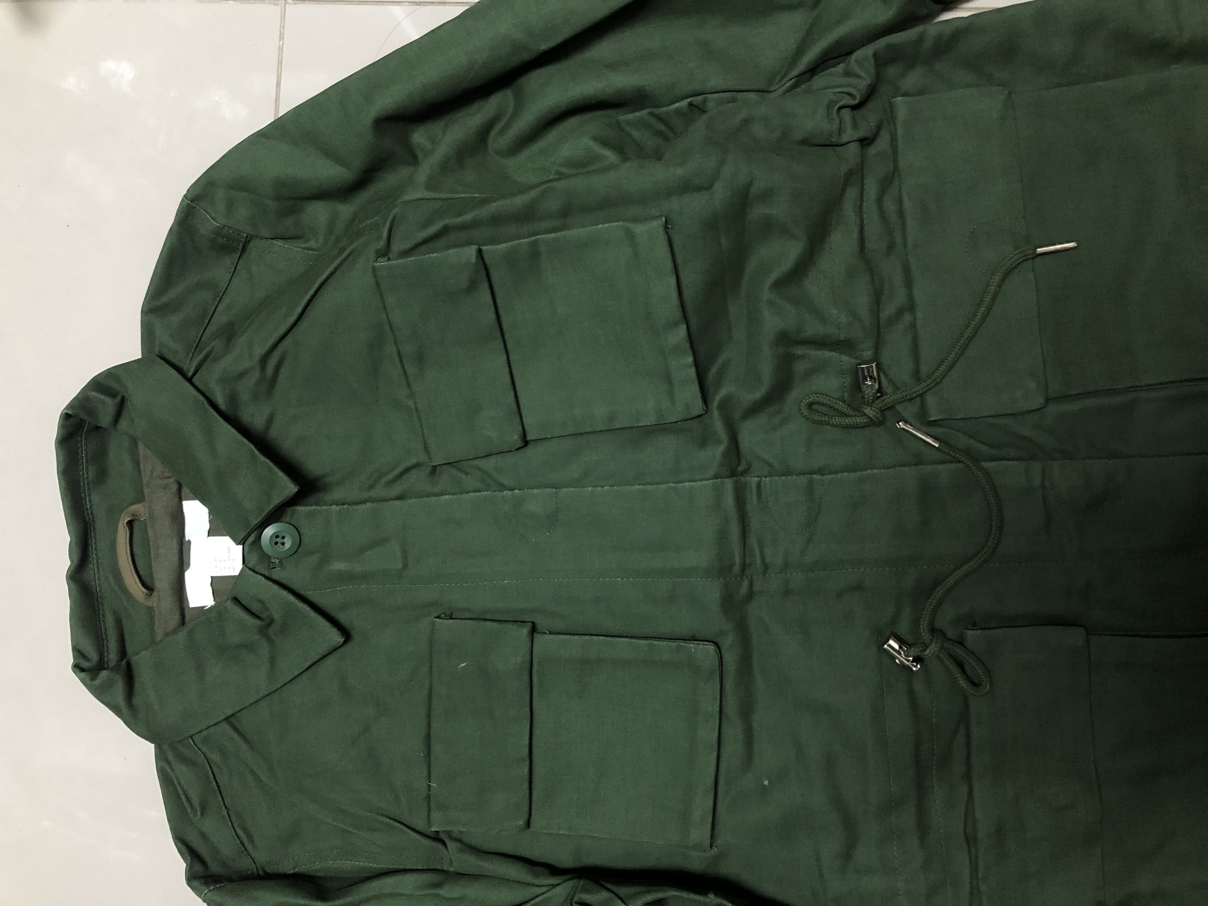 H&m เสื้อนอกเขียวทหาร เสื้อแจ็คเก็ต เสื้อฮู้ด แนวทหาร แพทเทินสวย เท่ห์ มาก คะ งาน H&M ตัดป้าย เขียว