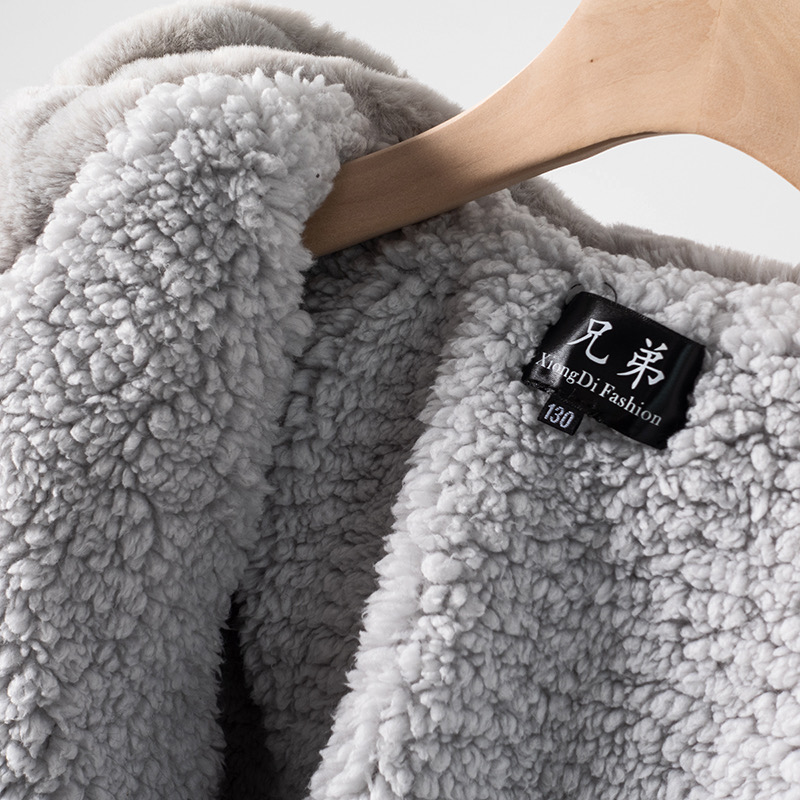 Forever21 เสื้อเฟอร์กันหนาว หมวกฮู้ด เสื้อขน สีดำ (FLUFFY COAT) 兄弟 ขาว