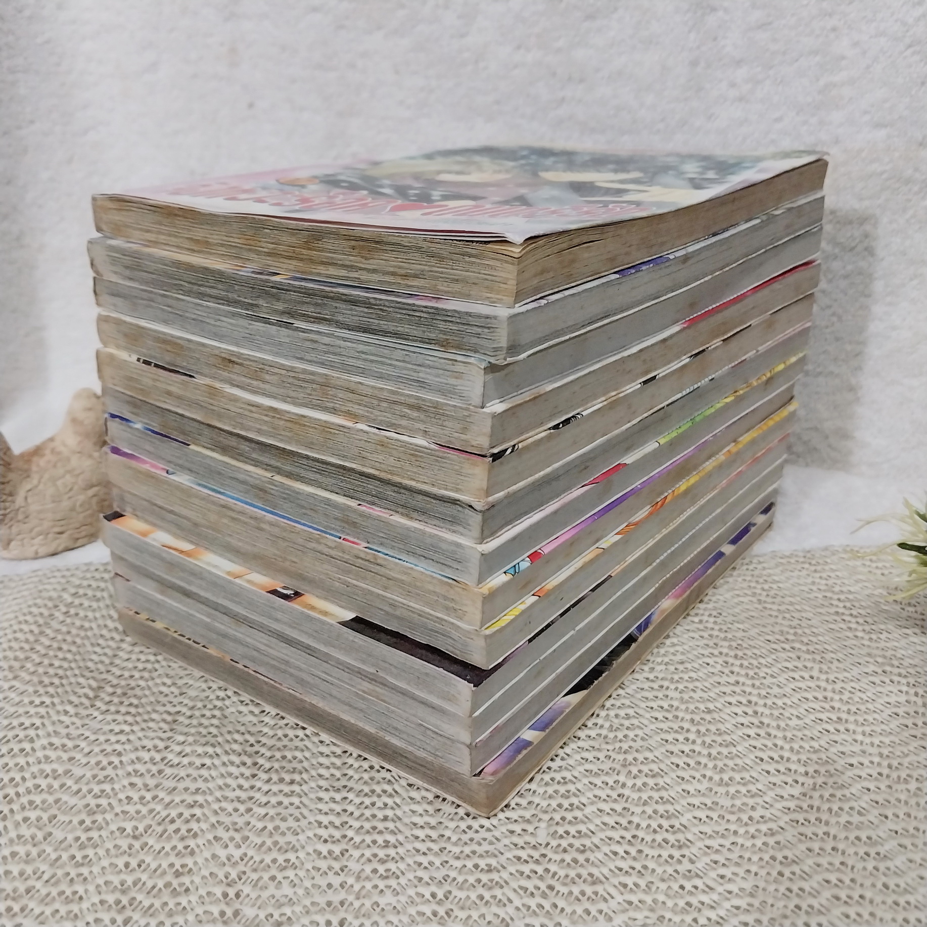 จังหวะร็อค ดนตรีรัก 1,2,5-12,15-17 จบ (*ขาดเล่ม 3,4,13,14) + โปสเตอร์ใหญ่ 1 แผ่น + โปสเตอร์ปฎิทิน 3 แผ่น