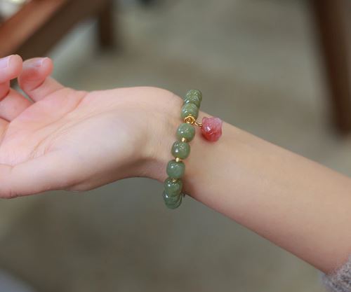 สร้อยข้อมือ หินหยก ธรรมชาติ แท้ เต็มเส้น สร้อยข้อมือ เรียกทรัพย์ เสริมโชคลาภ มงคล ต่าง ๆ 591713