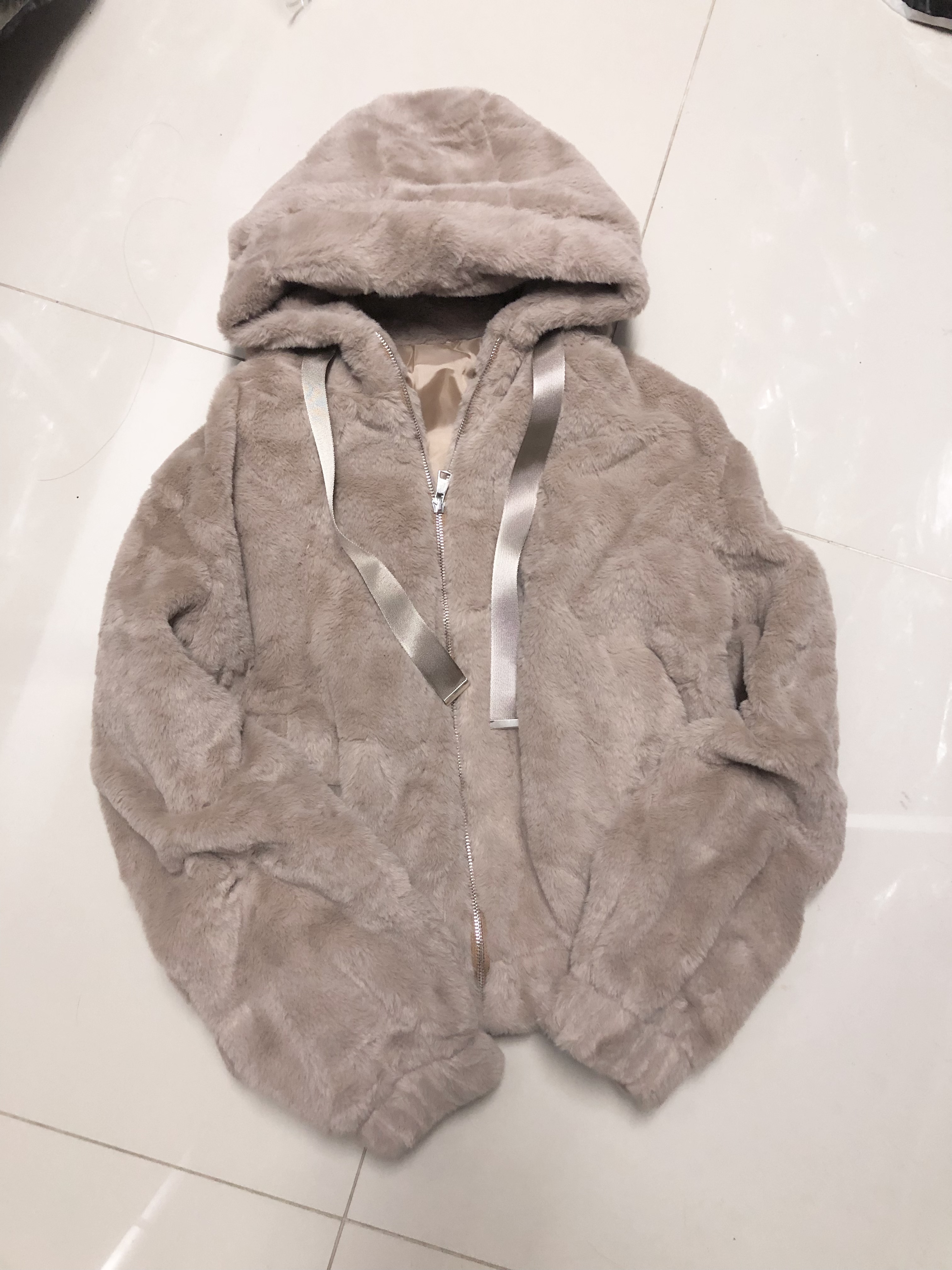 Zara เสื้อเฟอร์กันหนาว หมวกฮู้ด เสื้อขน แบรนด์zara สำเนา ดำ