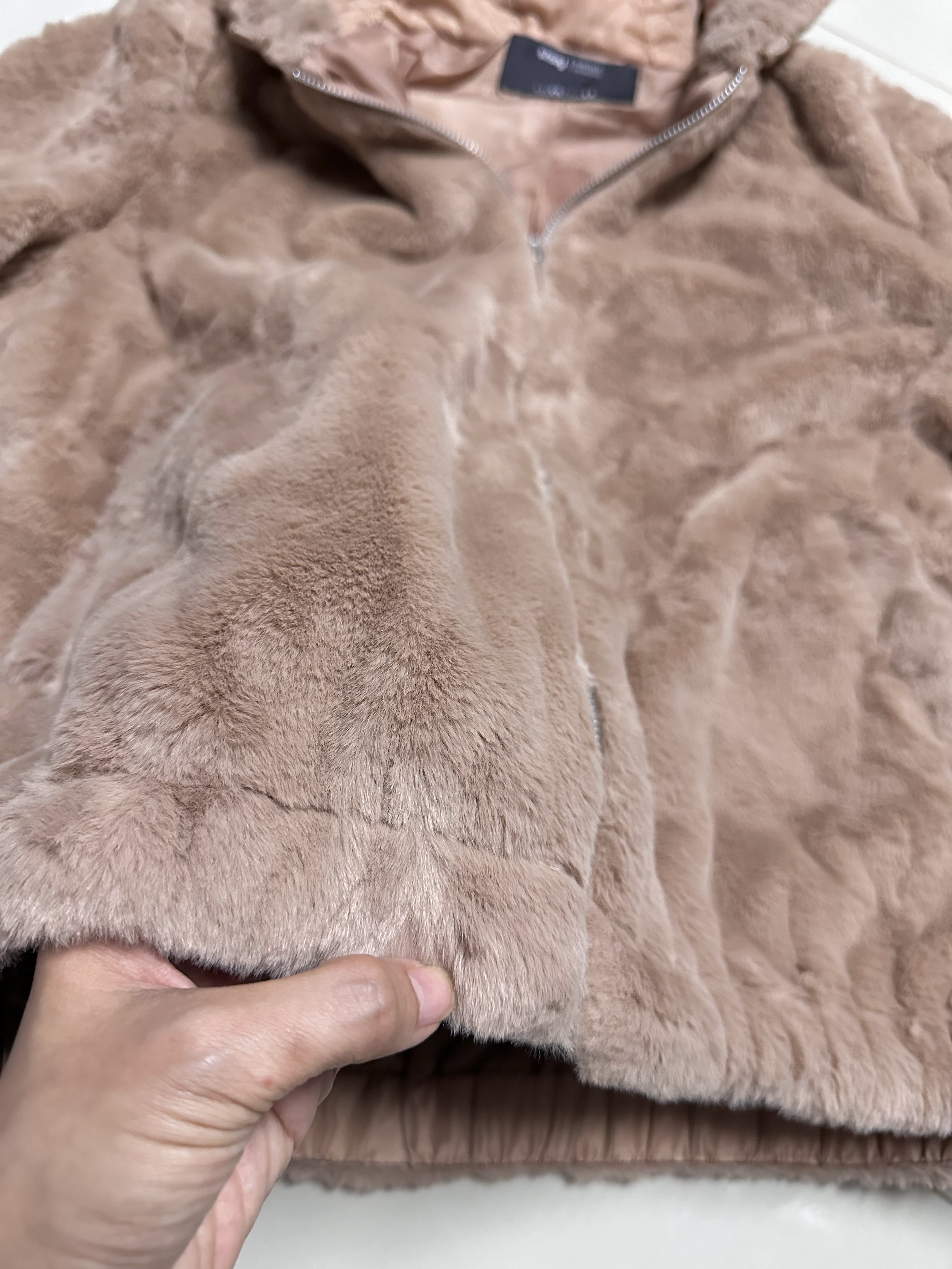 Sinsay เสื้อเฟอร์กันหนาว หมวกฮู้ด เสื้อขน Fluffy coat แบรนด์ SINSAY น้ำตาล