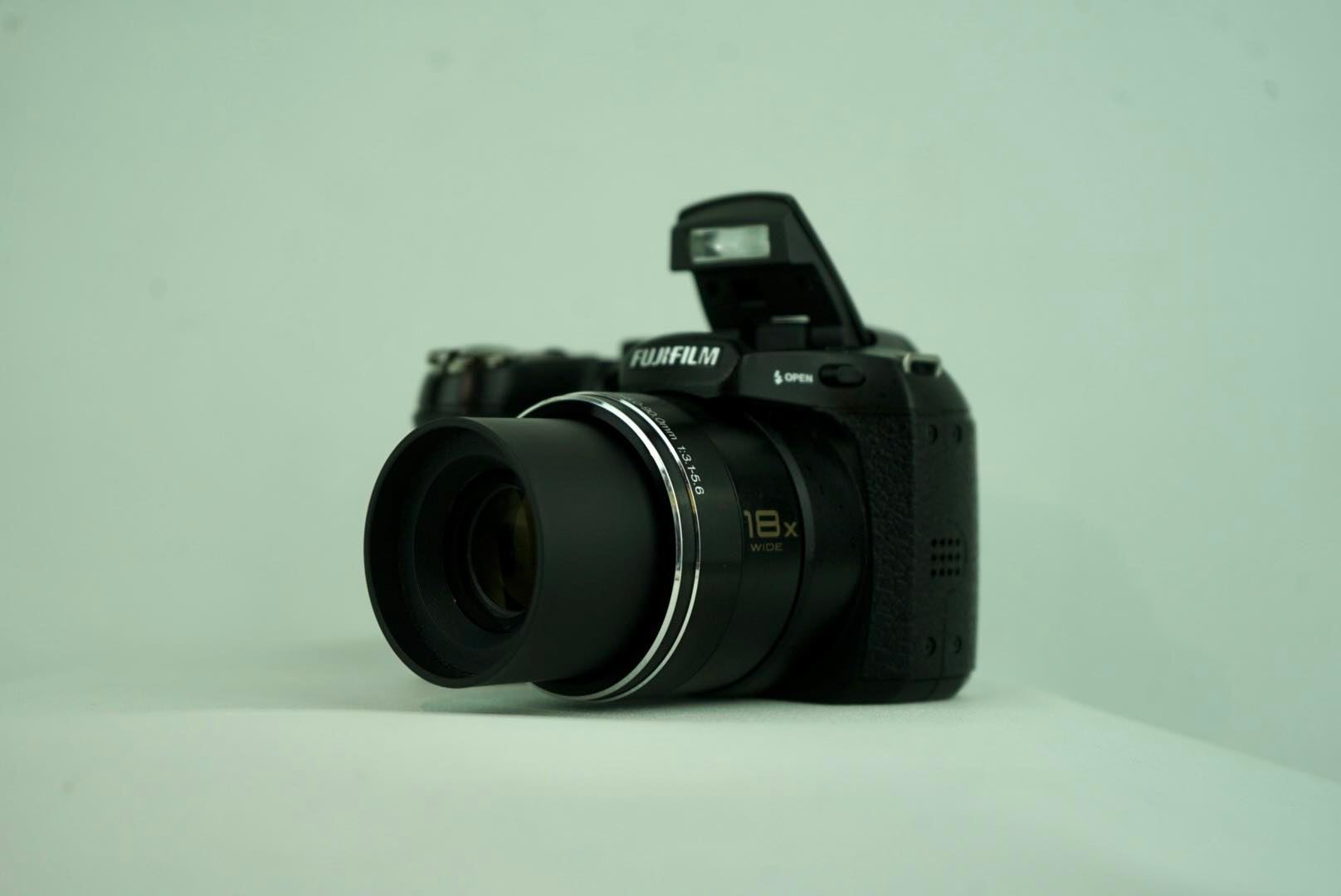 กล้องดิจิตอล FUJIFILM FINEPIX S2500HD