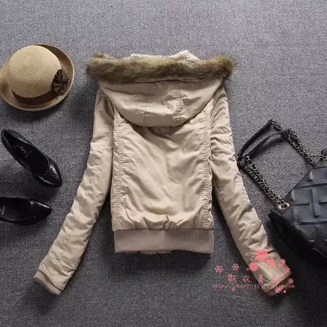 เสื้อกันหนาว ติดหมวกฮูท ติดเฟอร์ (หมวกฮูท มีซิบถอดใส่ได้/ ขนเฟอร์ มีกระดุมถอดใส่ได้คะ ) size S/M