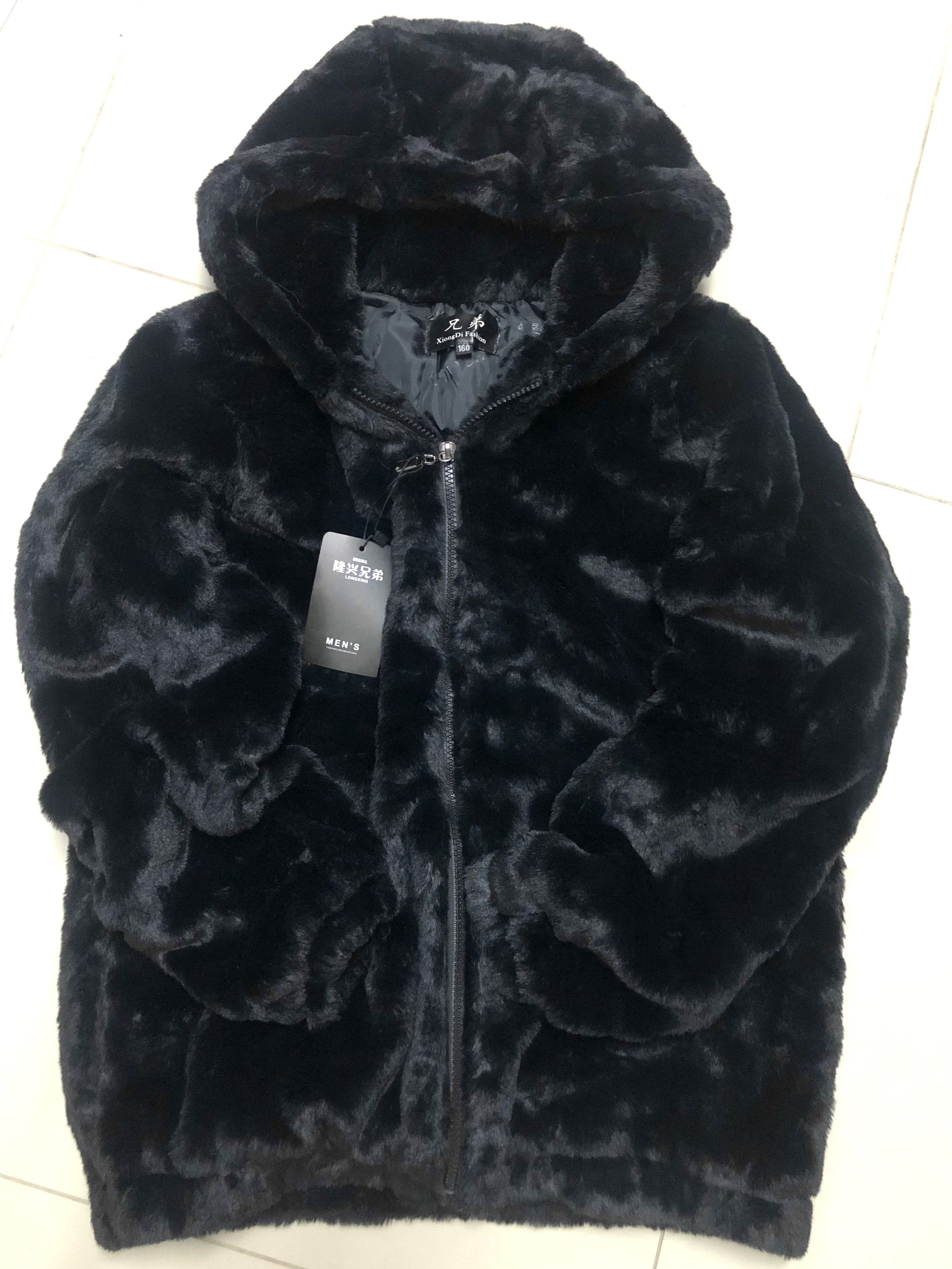 Forever21 เสื้อเฟอร์กันหนาว หมวกฮู้ด เสื้อขน สีดำ (FLUFFY COAT) 兄弟 ขาว