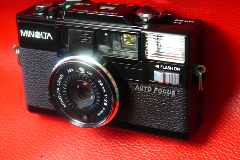 MINOLTA HI-MATIC DATE+MINOLTA LENS 38MM.F2.8