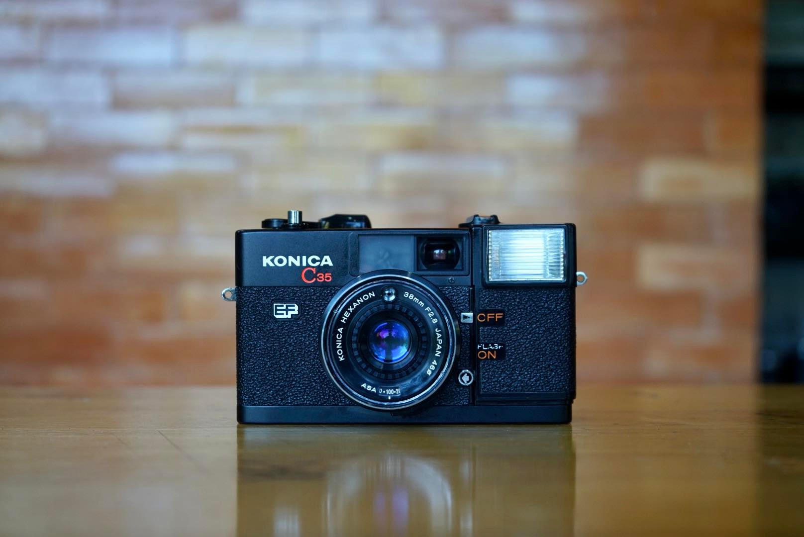 KONICA C35 EF KONICA HEXANON 38MM.F2.8